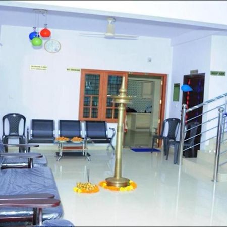 Adhithya Apartments Guruvāyūr Extérieur photo