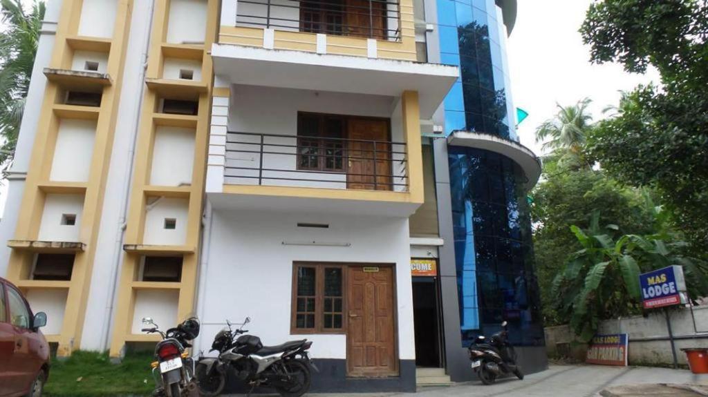 Adhithya Apartments Guruvāyūr Extérieur photo