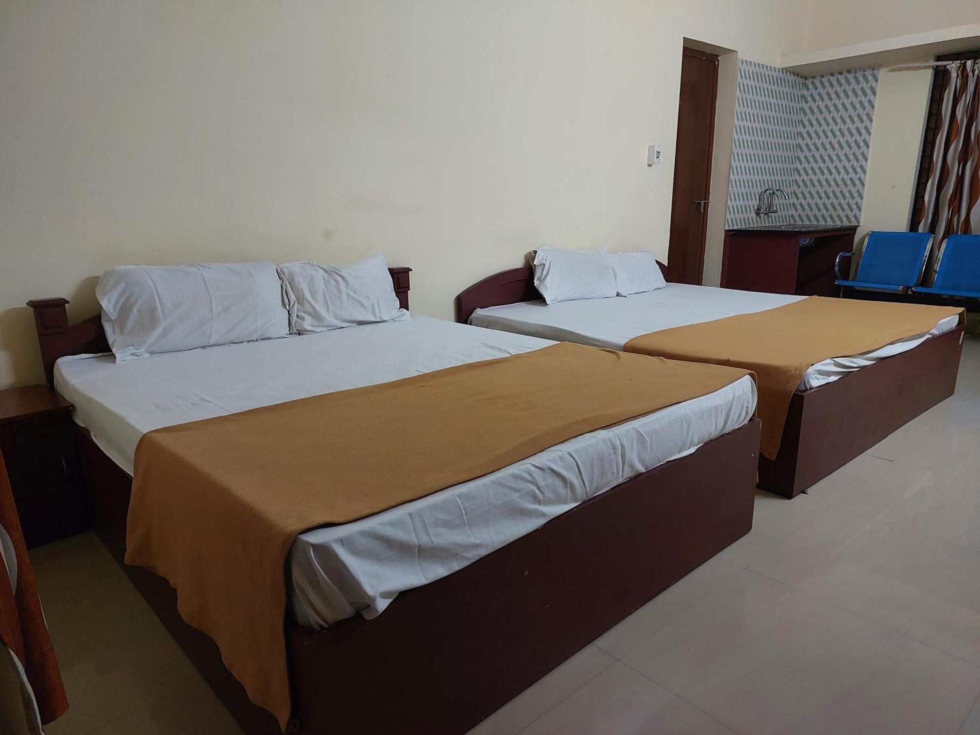 Adhithya Apartments Guruvāyūr Extérieur photo