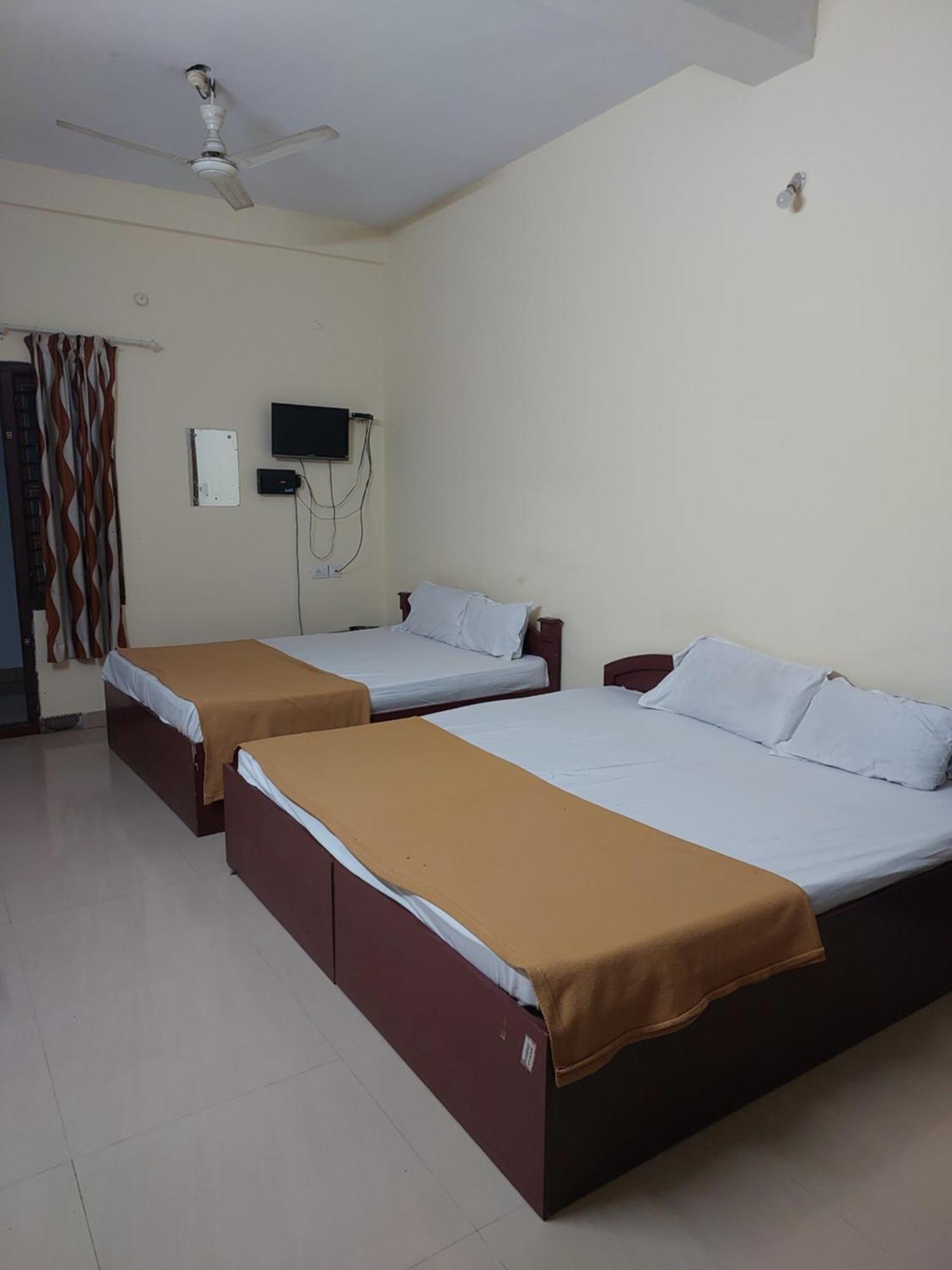 Adhithya Apartments Guruvāyūr Extérieur photo