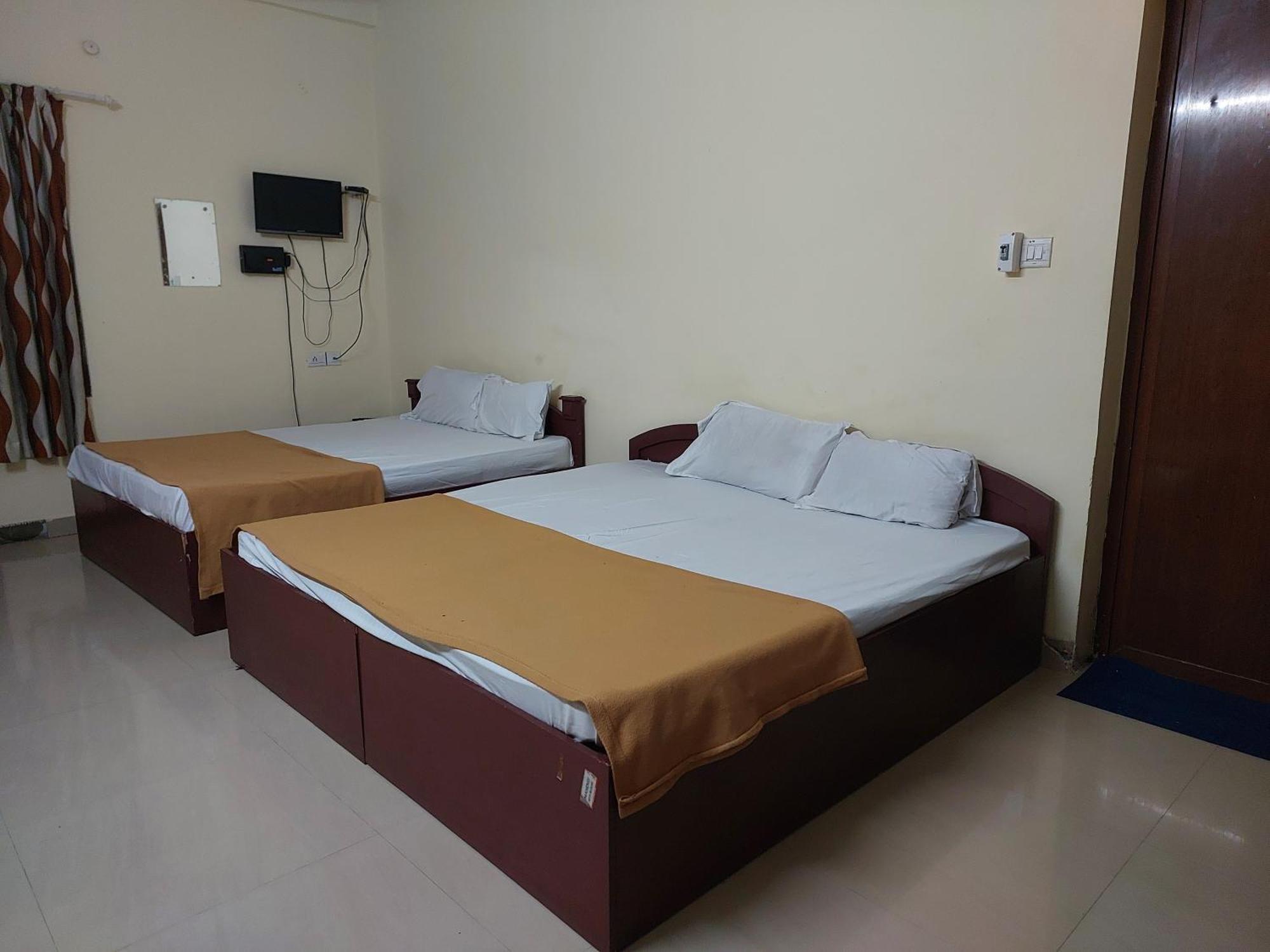 Adhithya Apartments Guruvāyūr Extérieur photo