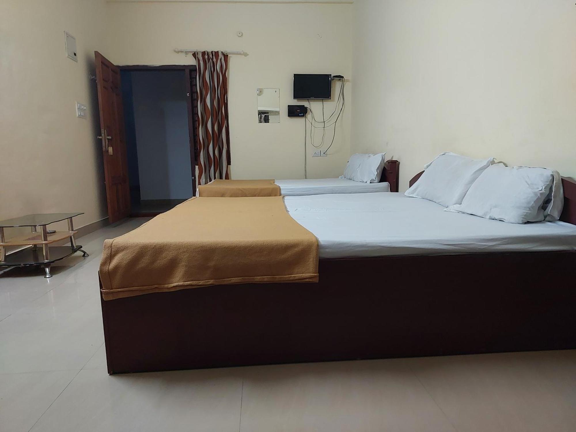 Adhithya Apartments Guruvāyūr Extérieur photo